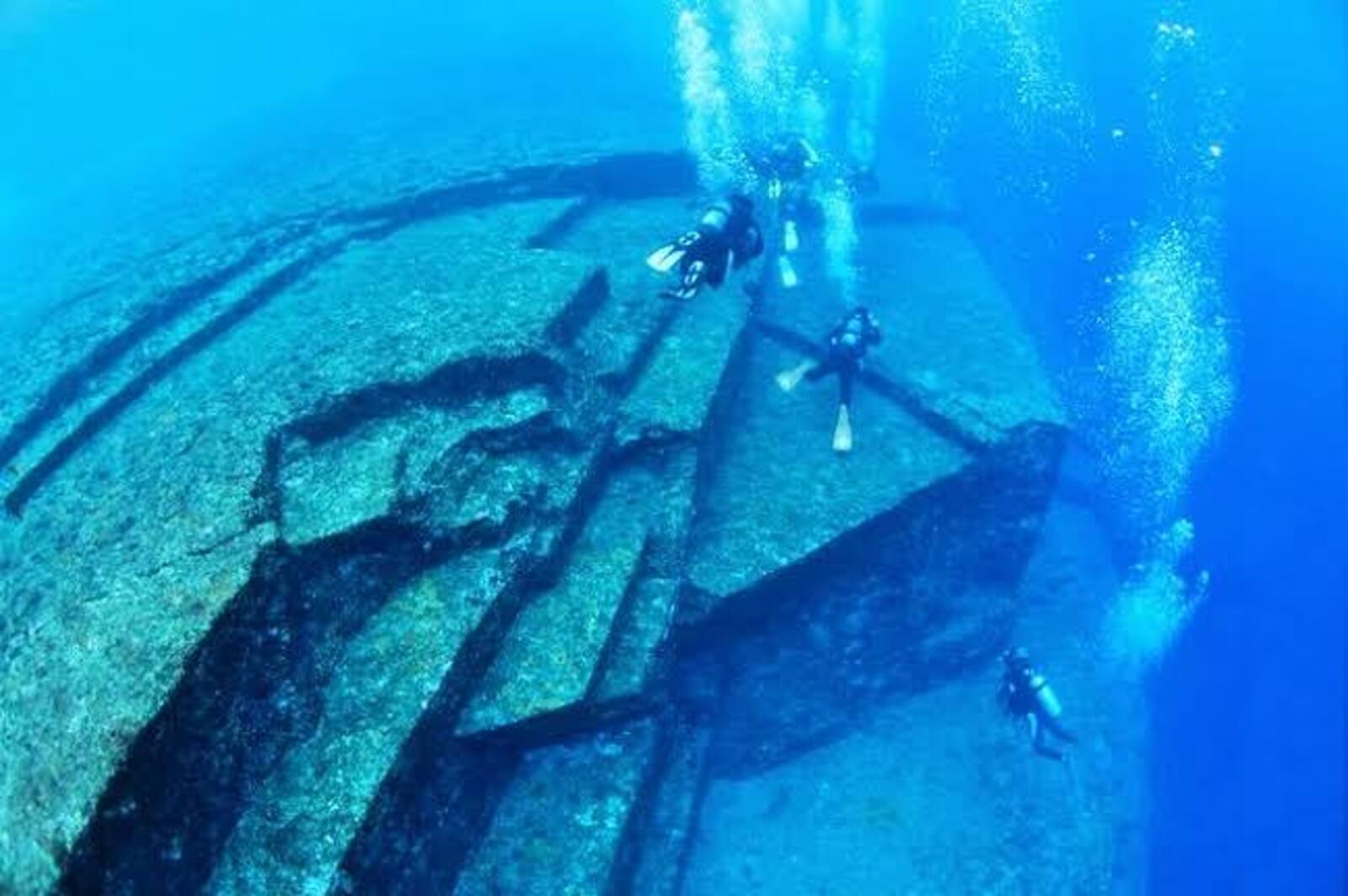 謎に包まれた海底遺跡を、私たちと一緒に探検してみませんか？